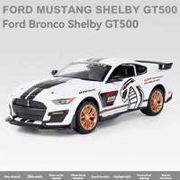 1:32 Diecast Ford Mustang Shelby GT500 With Acrylic Display Box - White