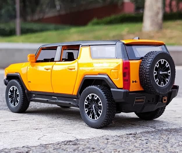 1:32 Diecast Hummer SUV Convertible Model With Miniature