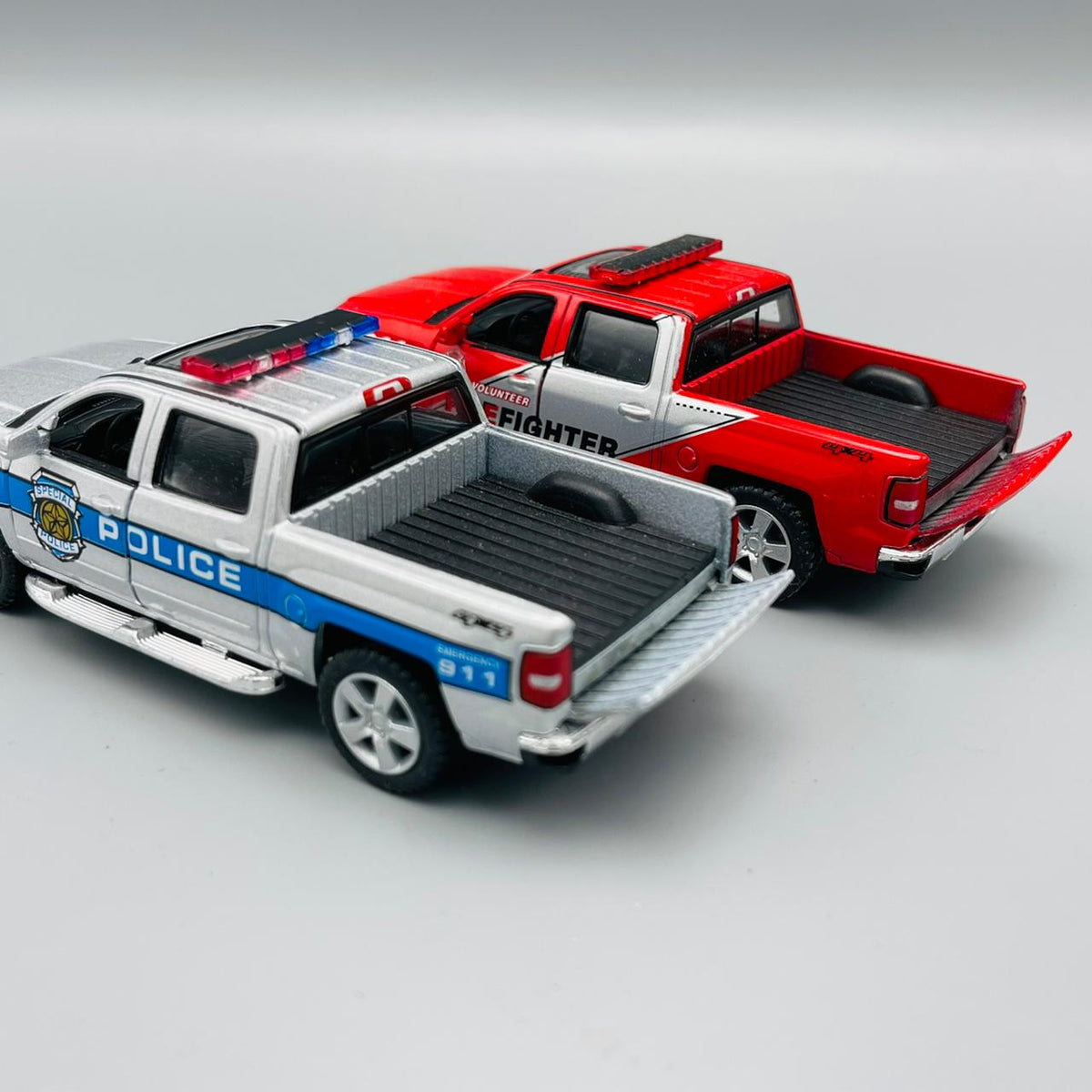 Kinsmart Mtal Body 2014 Chevrolet Silverado (Police/ Fire Fighter)
