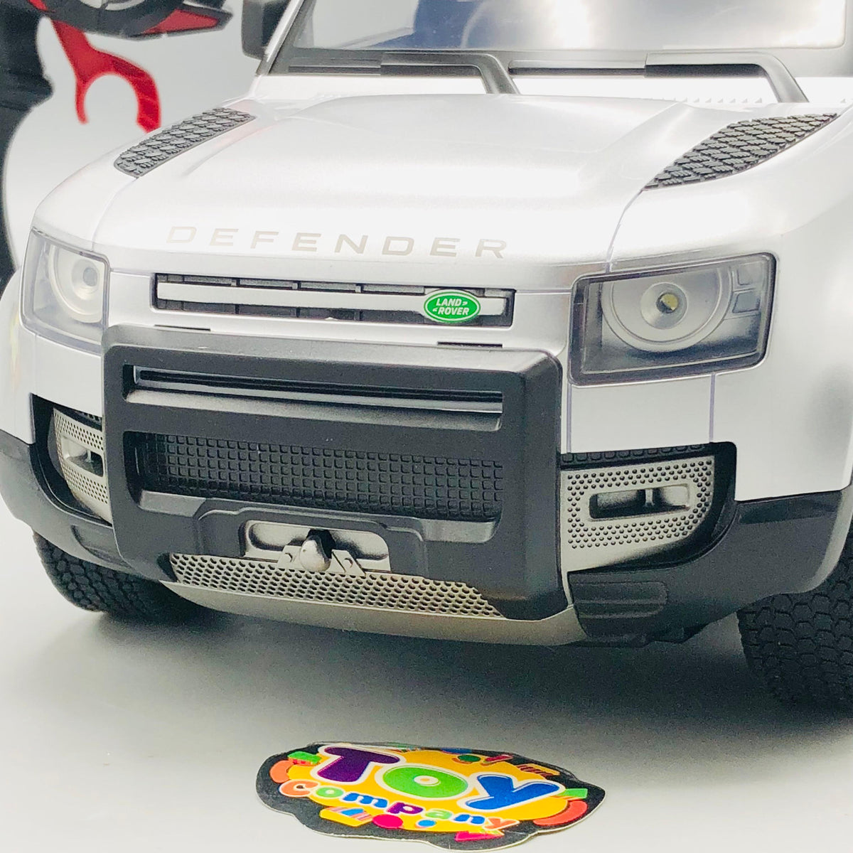 2.4GHz 1:12 RC Land Rover Defender 90 Model