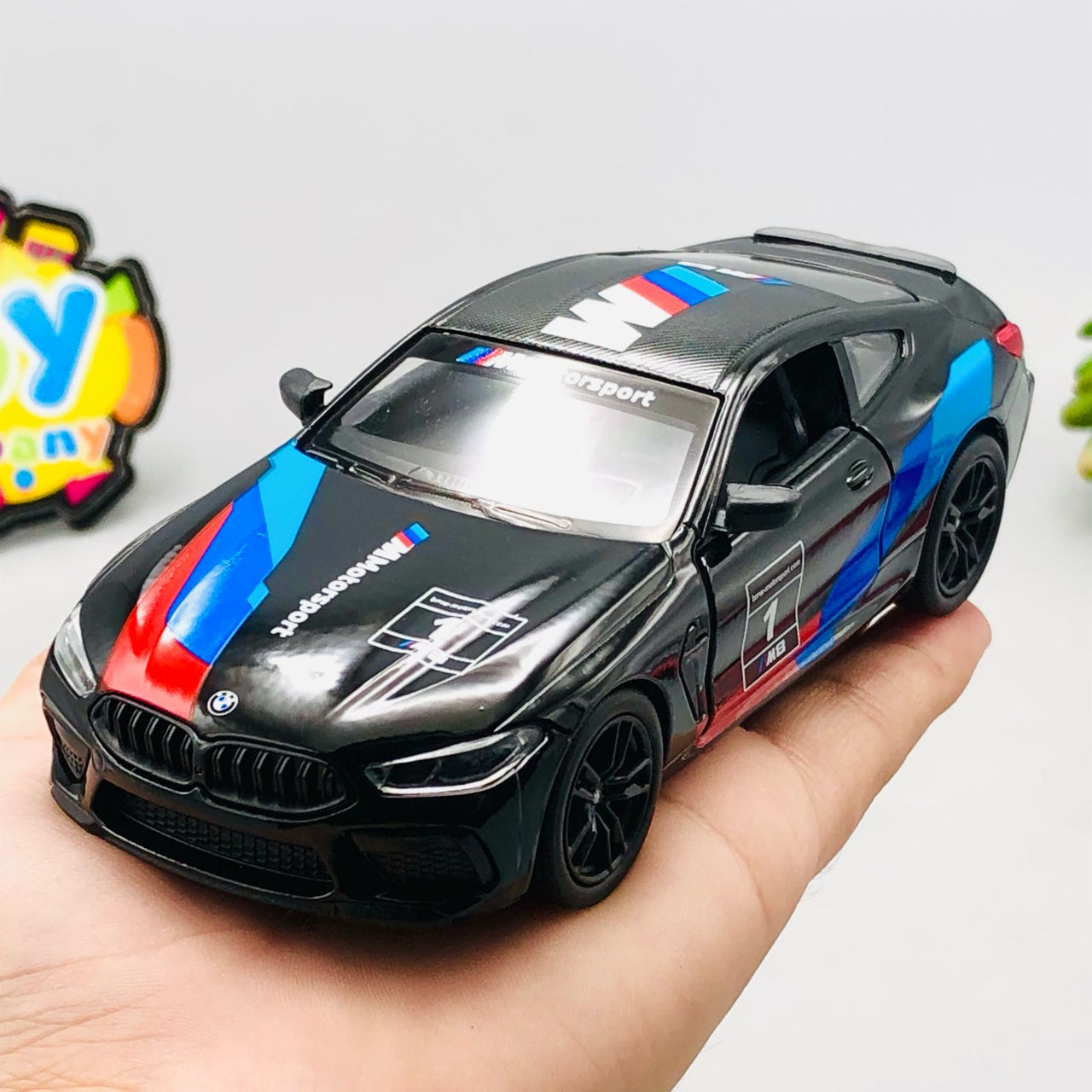1:38 Kinsmart BMW M8 Competition Coupe Livery Edition