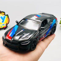 1:38 Kinsmart BMW M8 Competition Coupe Livery Edition