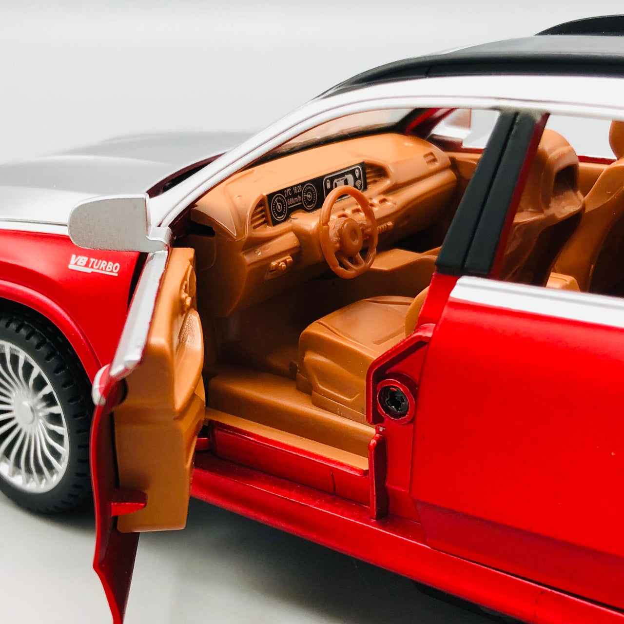 1:22 RC Diecast Mercedes Maybach GLS Model Car With Smoke
