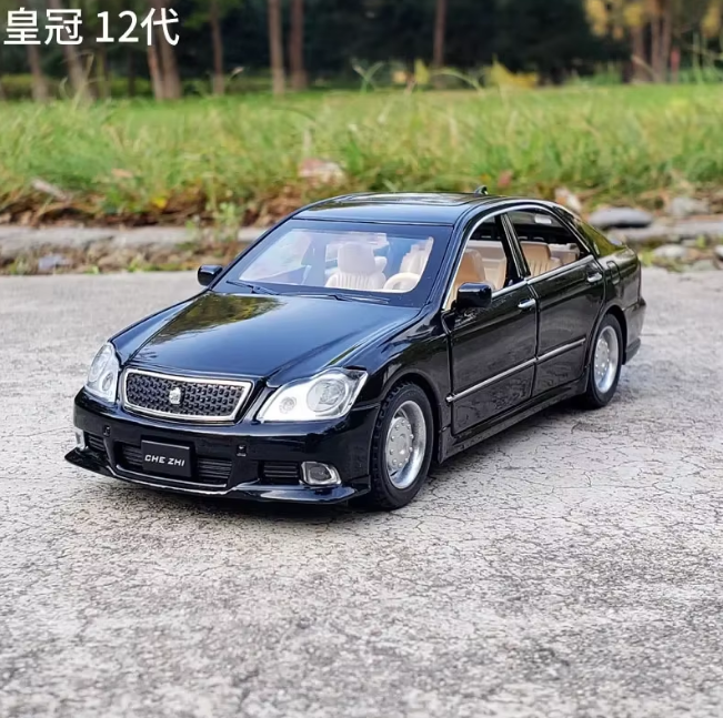 1:32 Diecast Toyota Crown Model Car