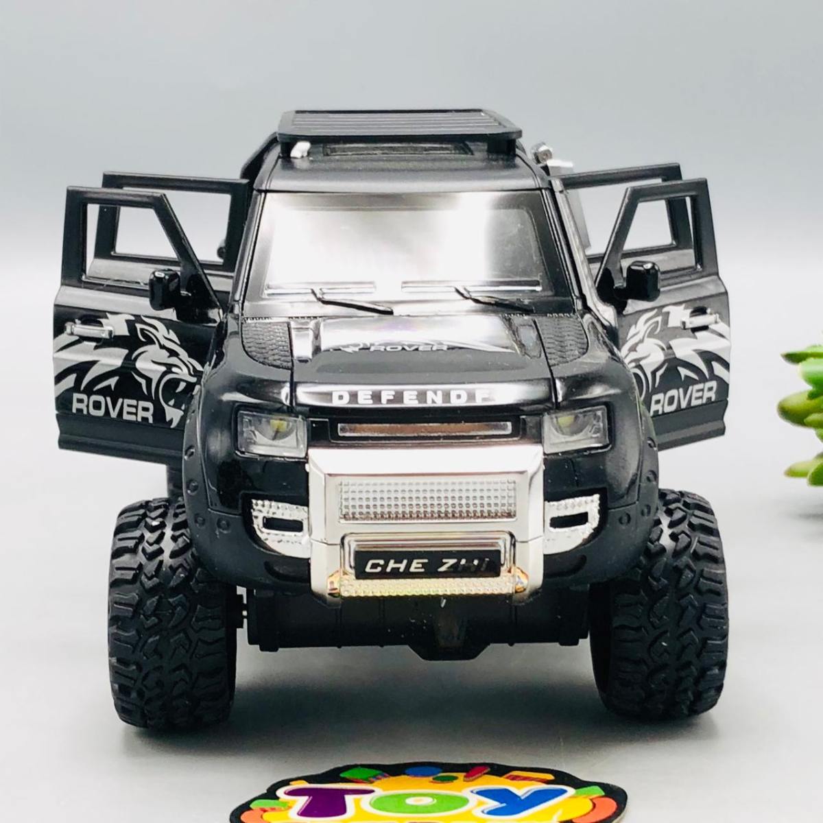 1:24 Diecast Land Rover Defender Off-Road Model