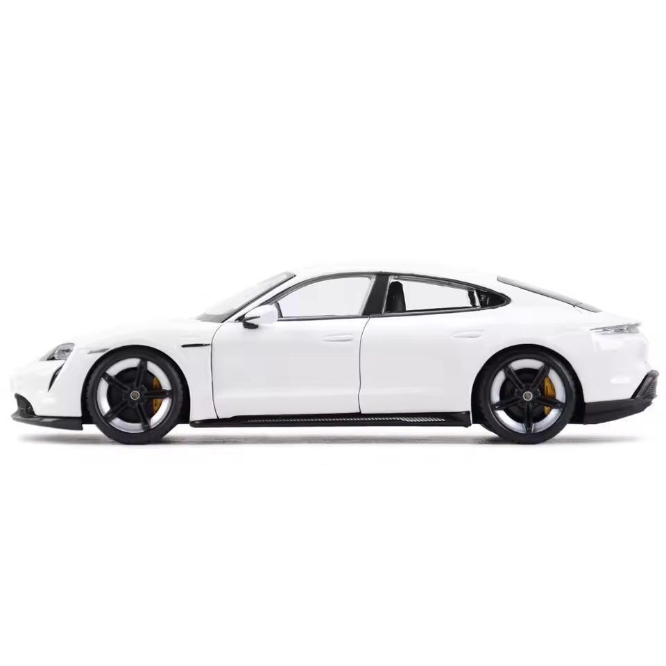 Bburago 1:24 Porsche Taycan Turbo S Model