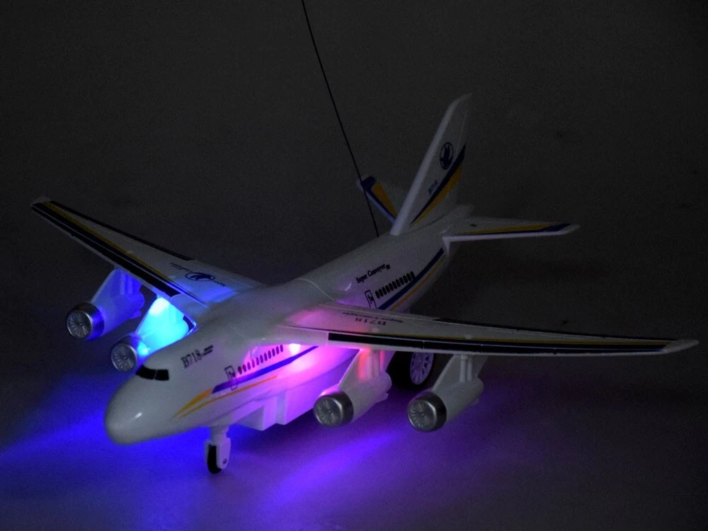 RC Airliner Model With Lights