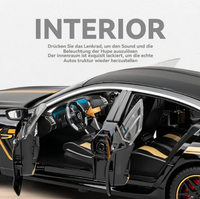 1:24 Diecast BMW M8 Manhrat Model Car