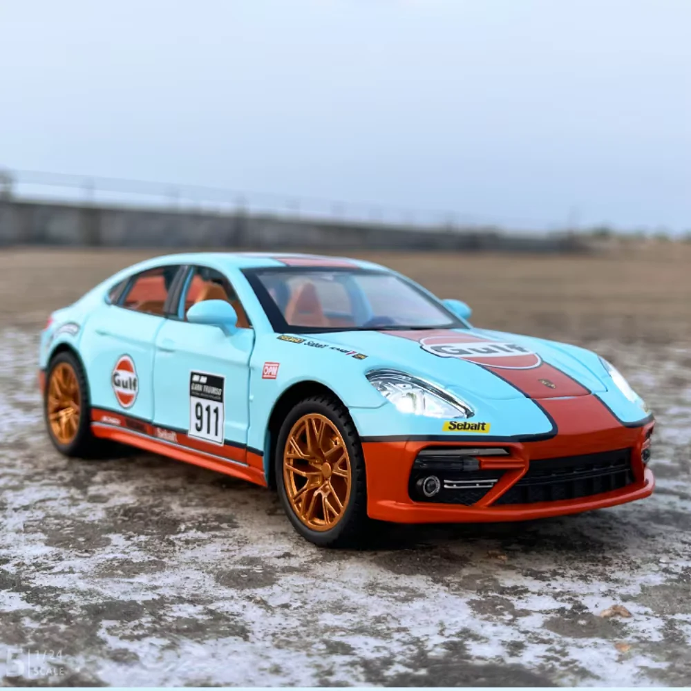 1:24 Diecast Porsche 911 Gulf Model With Acrylic Box