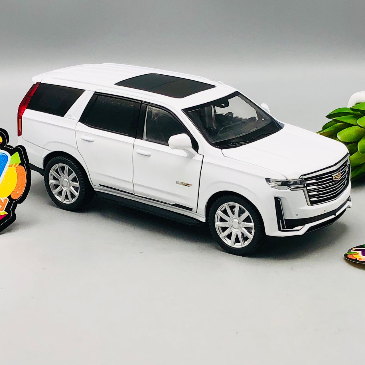 1:24 Diecast Cadillac Escalade 600 Simulation Model