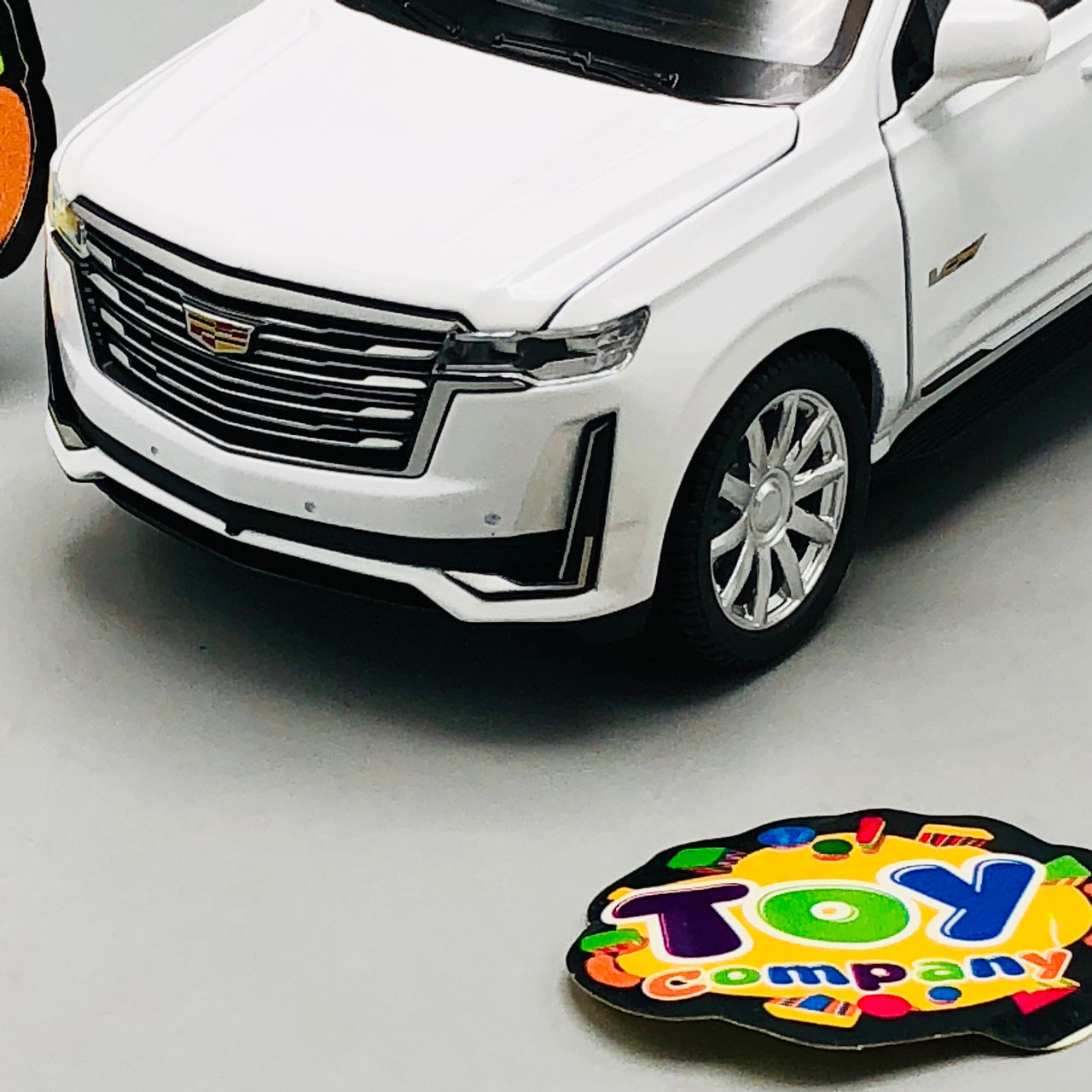 1:24 Diecast Cadillac Escalade 600 Simulation Model