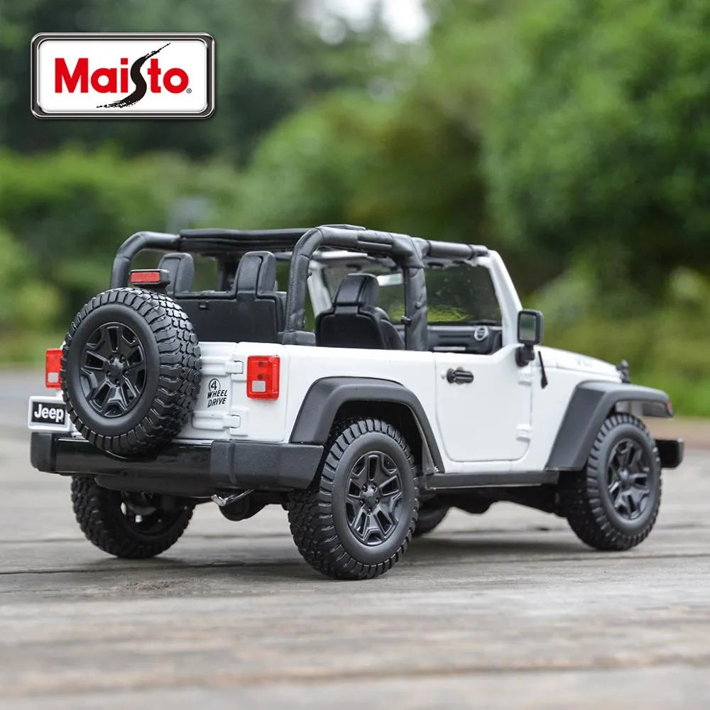 Maisto 1:18 Diecast 2014 Jeep Wrangler