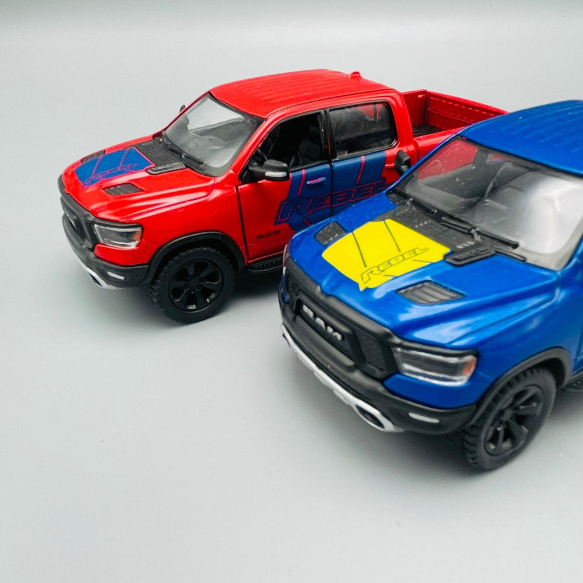 Kinsmart Metal Body Dodge RAM 1500 - Printed