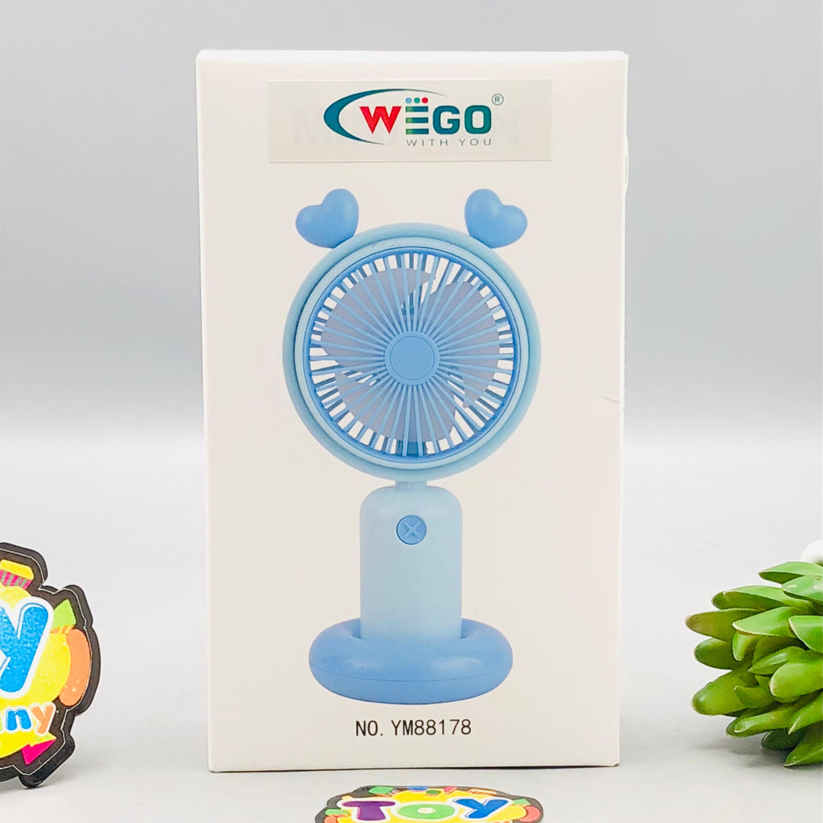 6.5" Rechargeable Heart Design Mini Fan With Light