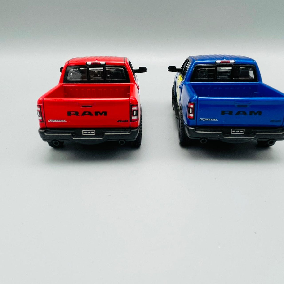 Kinsmart Metal Body Dodge RAM 1500 - Printed