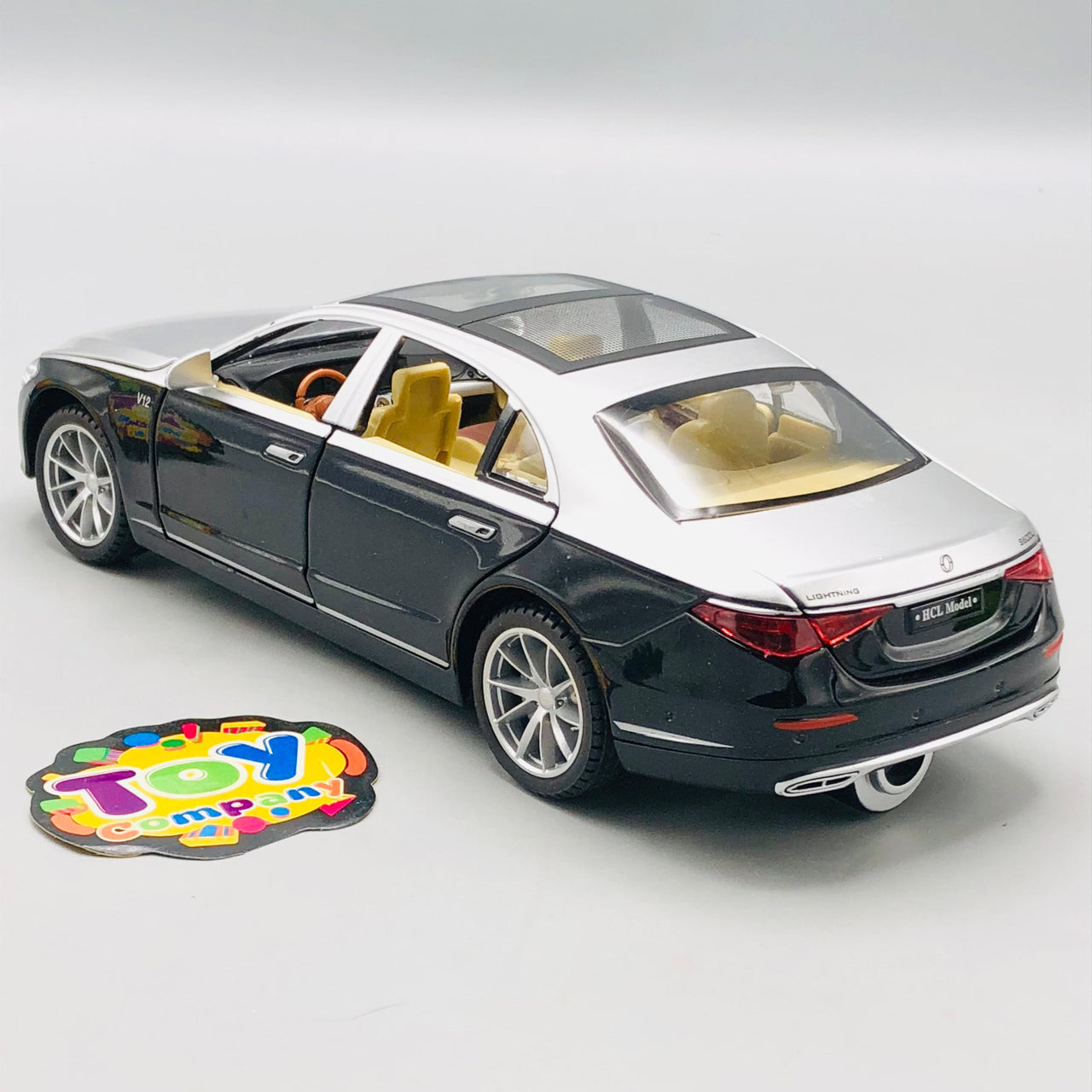 1:22 RC Diecast Mercedes Maybach Model Car With Smoke
