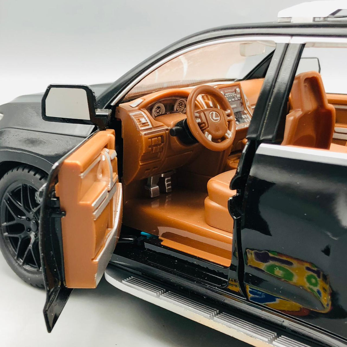 1:18 Diecast Lexus LX600 Model Car - Minor Fault