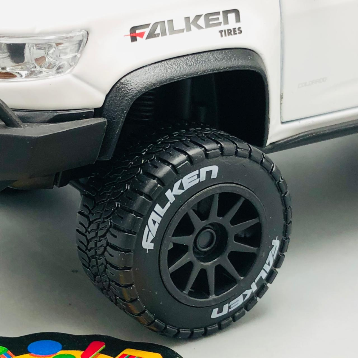 Maisto 1:27 Diecast 2017 Chevrolet Colorado ZR2