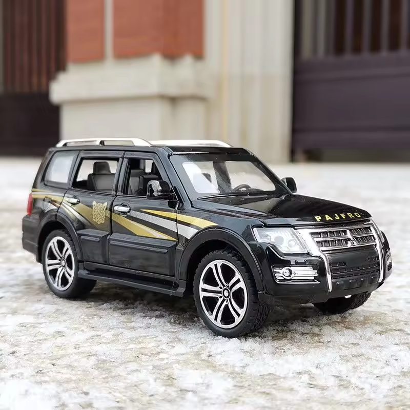 1:32 Diecast Mitsubishis Pajero model Car