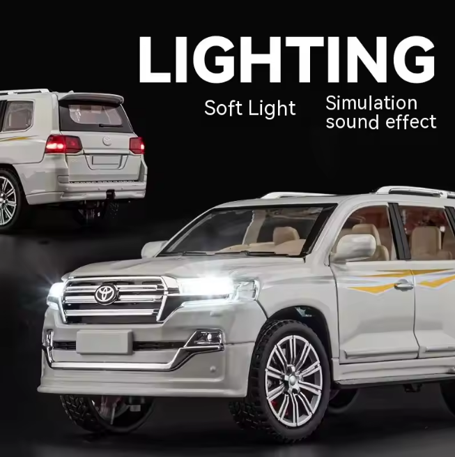 1:24 Diecast Land Cruiser LC200 Model With Smoke