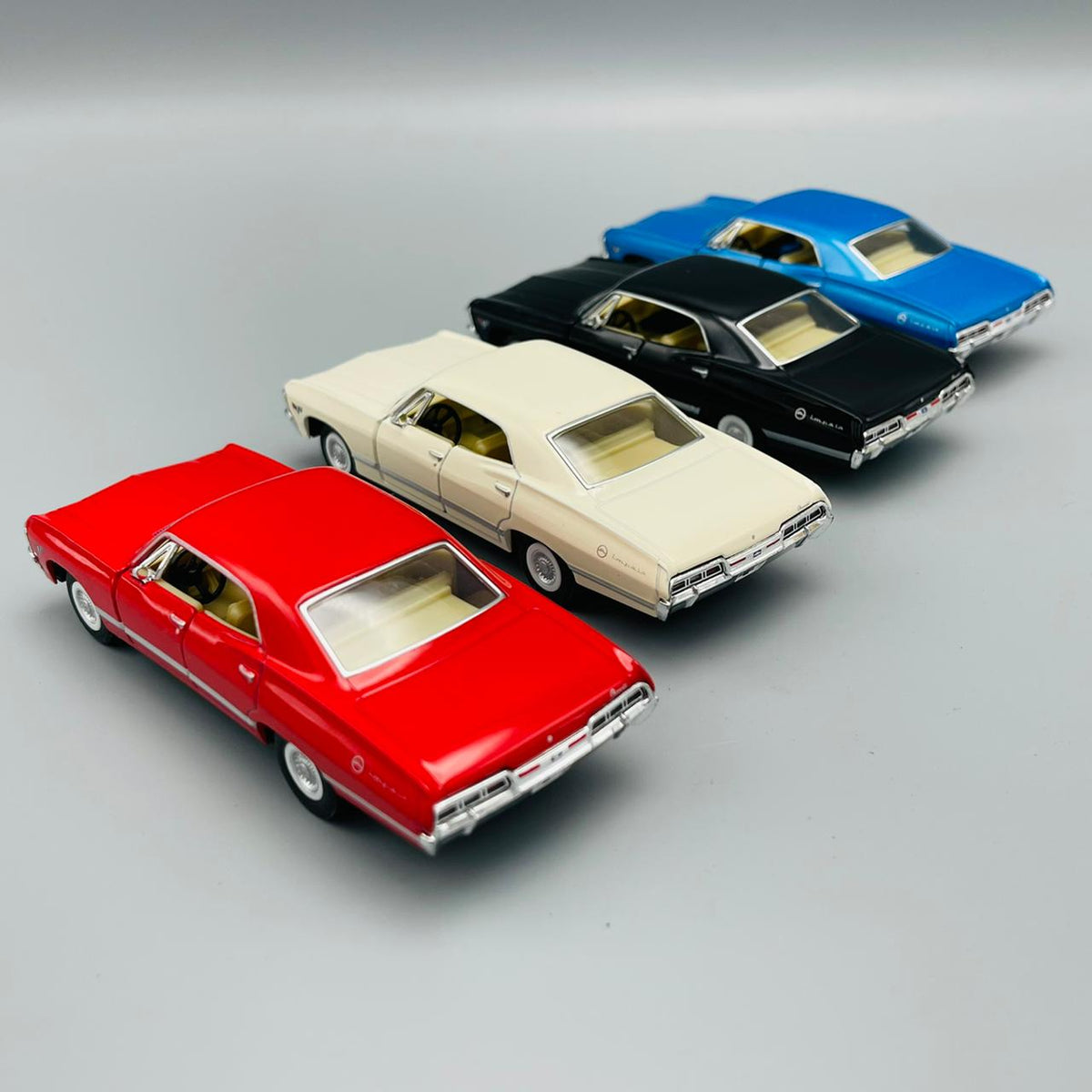 Kinsmart Metal Body 1967 Chevrolet Impala