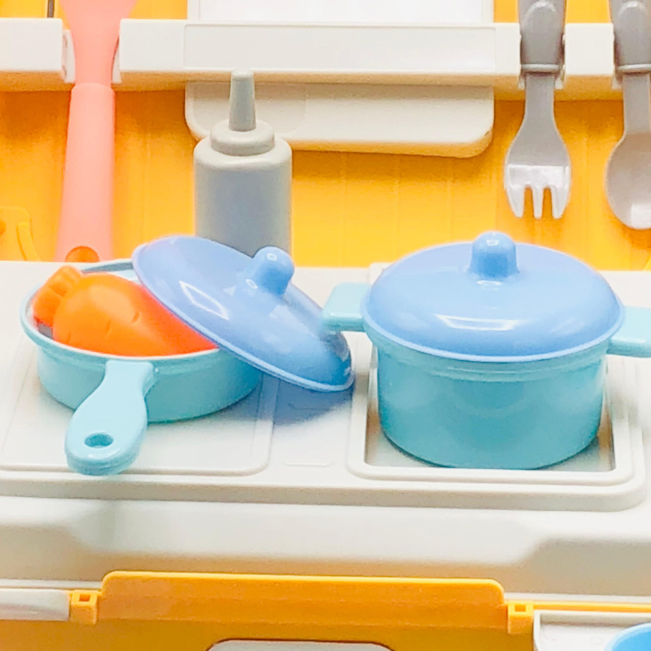 24Pcs Kids Pretend Play Kitchen Suitcase