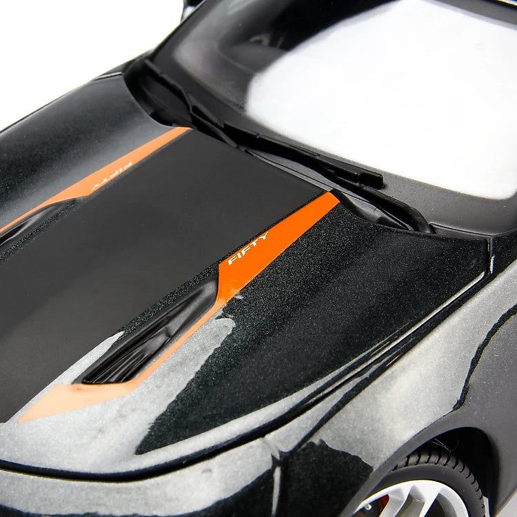 Maisto 1:18 Diecast Chevrolet Camaro 50th Anniversary 2017