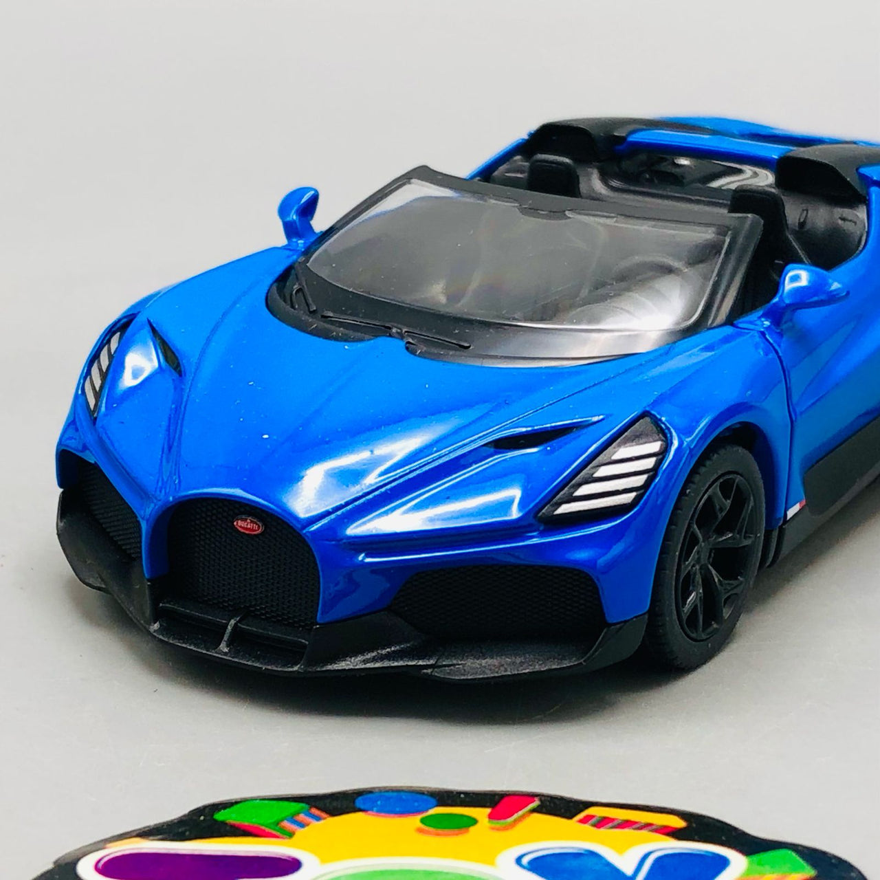 1:36 Kinsmart Bugatti Mistral Model