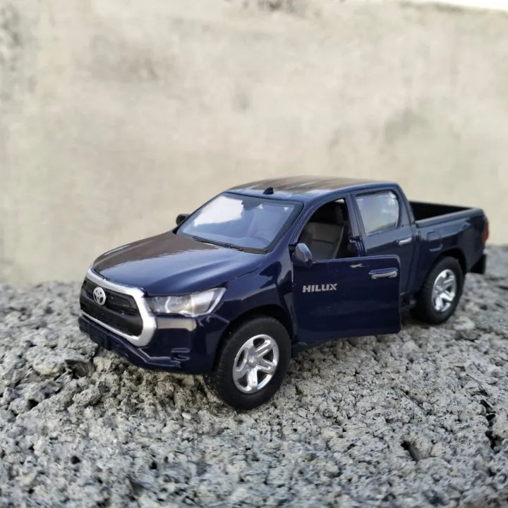 1:32 Diecast Toyota Hilux Revo/Rocco