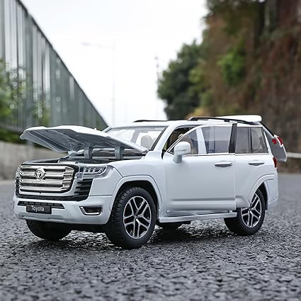 1:24 Diecast Toyota Land Cruiser SUV Model With Key