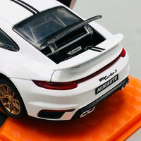 1:32 Diecast Porsche 911 Turbo S With Acrylic Display Box - White