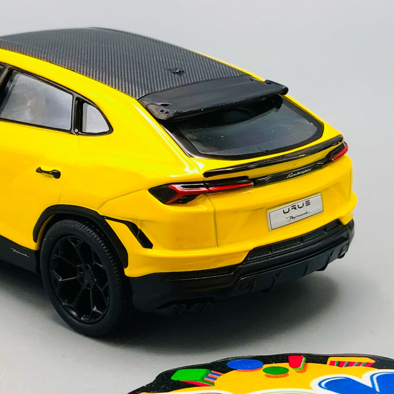 1:38 Kinsmart Lamborghini Urus Performante Model
