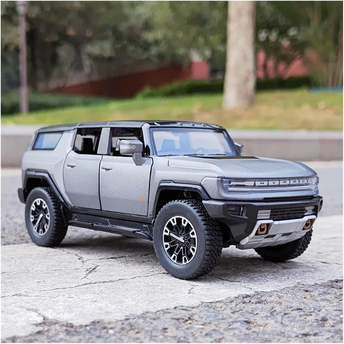 1:32 Diecast Hummer SUV Convertible Model With Miniature
