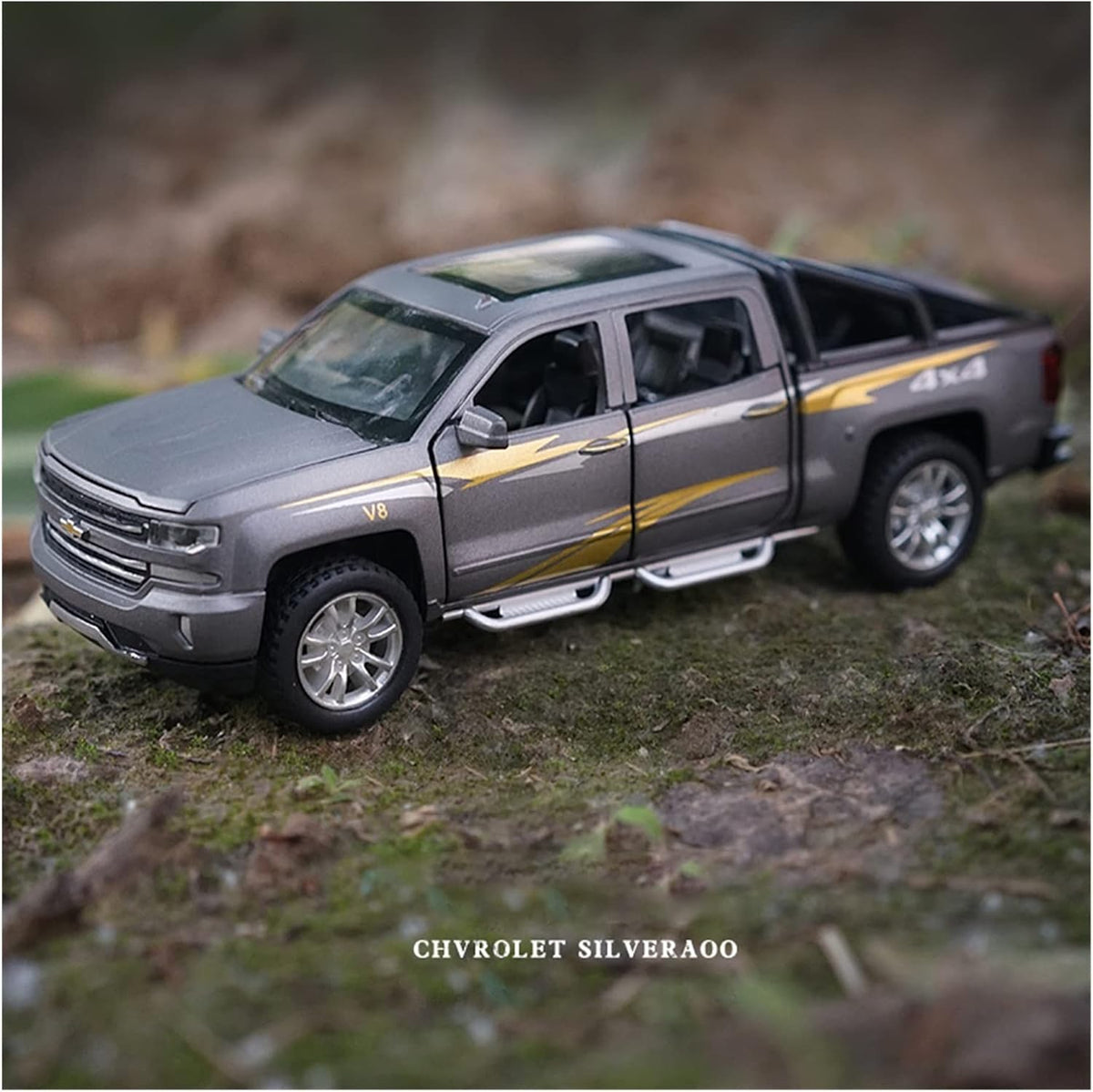 1:32 Diecast Chevrolet Silverado Pickup Model