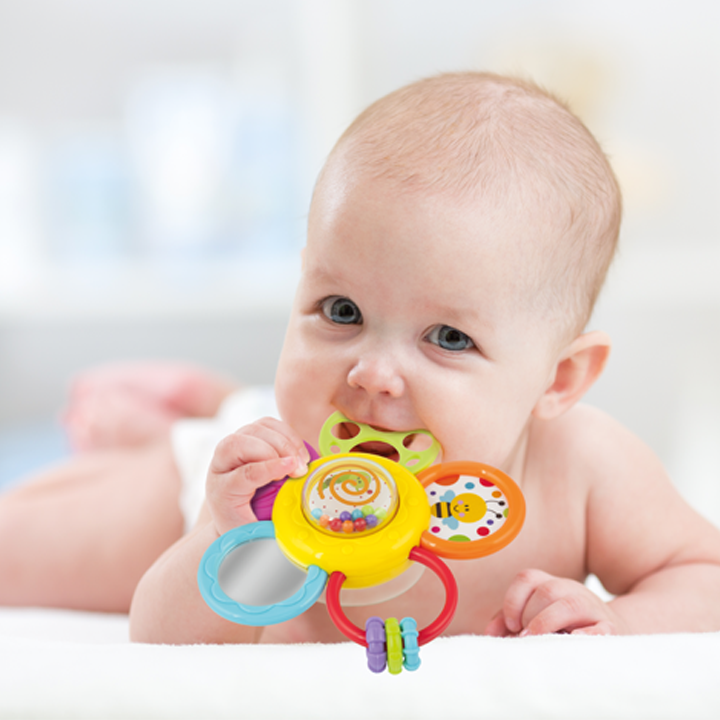 WinFun Daisy Spin Rattle 'N Teether