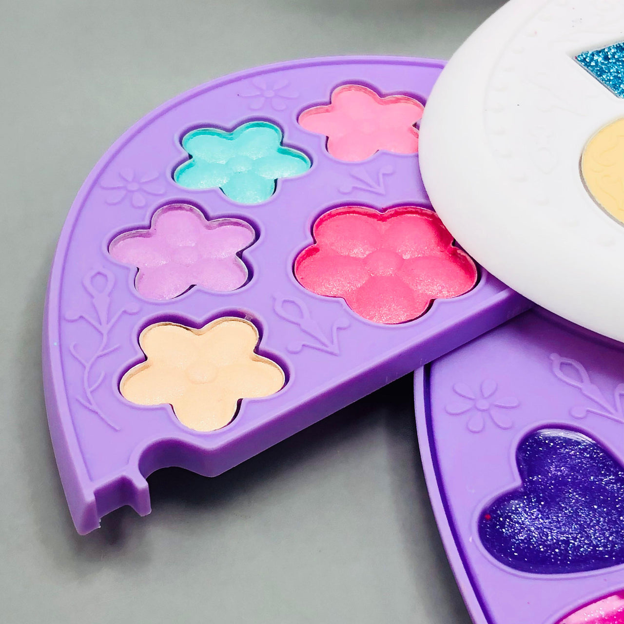 Realistic Cool Unicorn Pretty Mini Makeup Kit