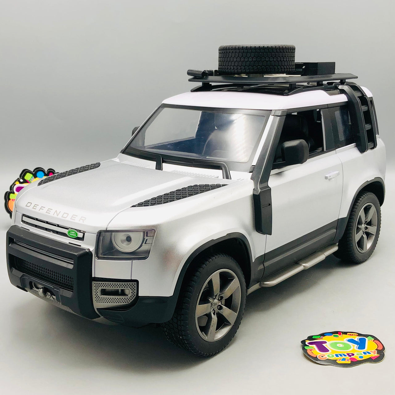 2.4GHz 1:12 RC Land Rover Defender 90 Model