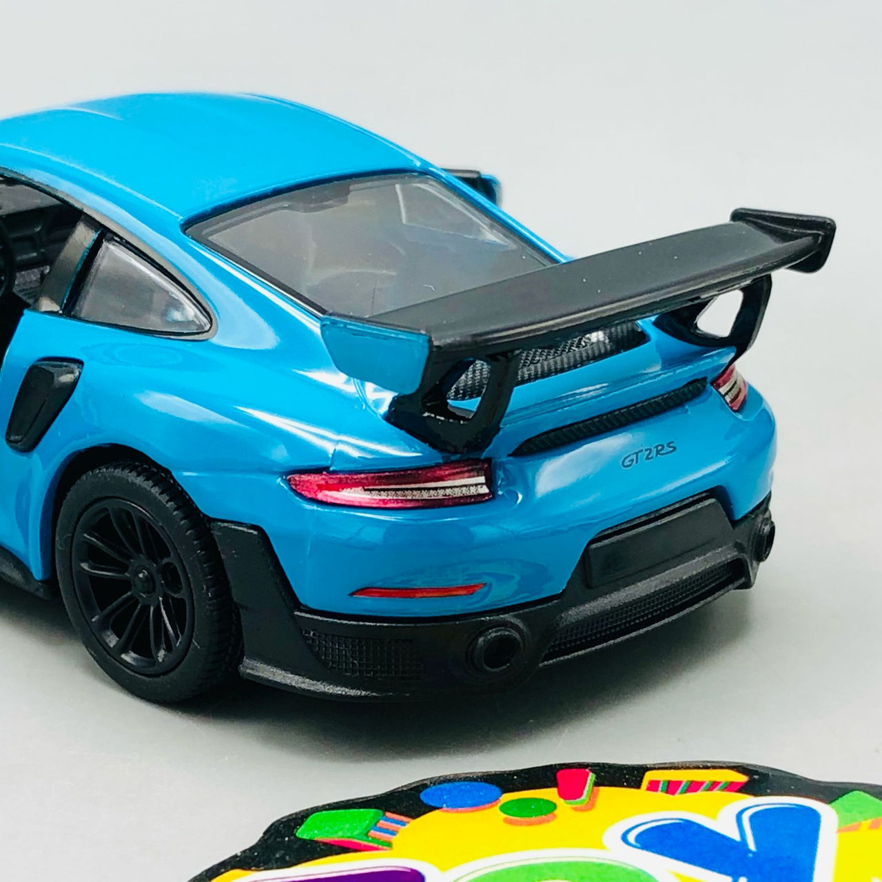 1:36 Kinsmart Porsche 911 GT2 RS