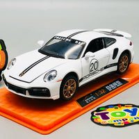 1:32 Diecast Porsche 911 Turbo S With Acrylic Display Box - White