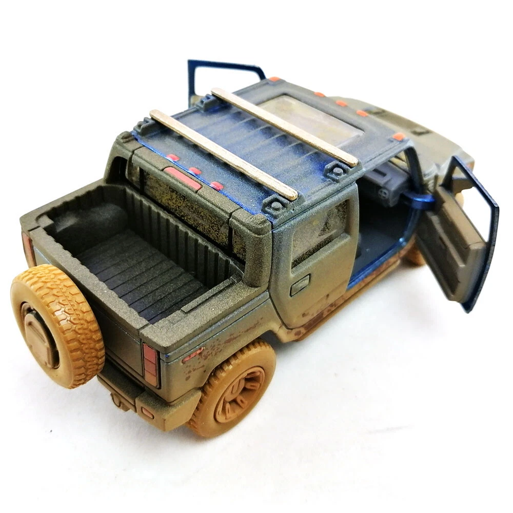 1:36 Kinsmart 2005 Hummer H2 Model Car