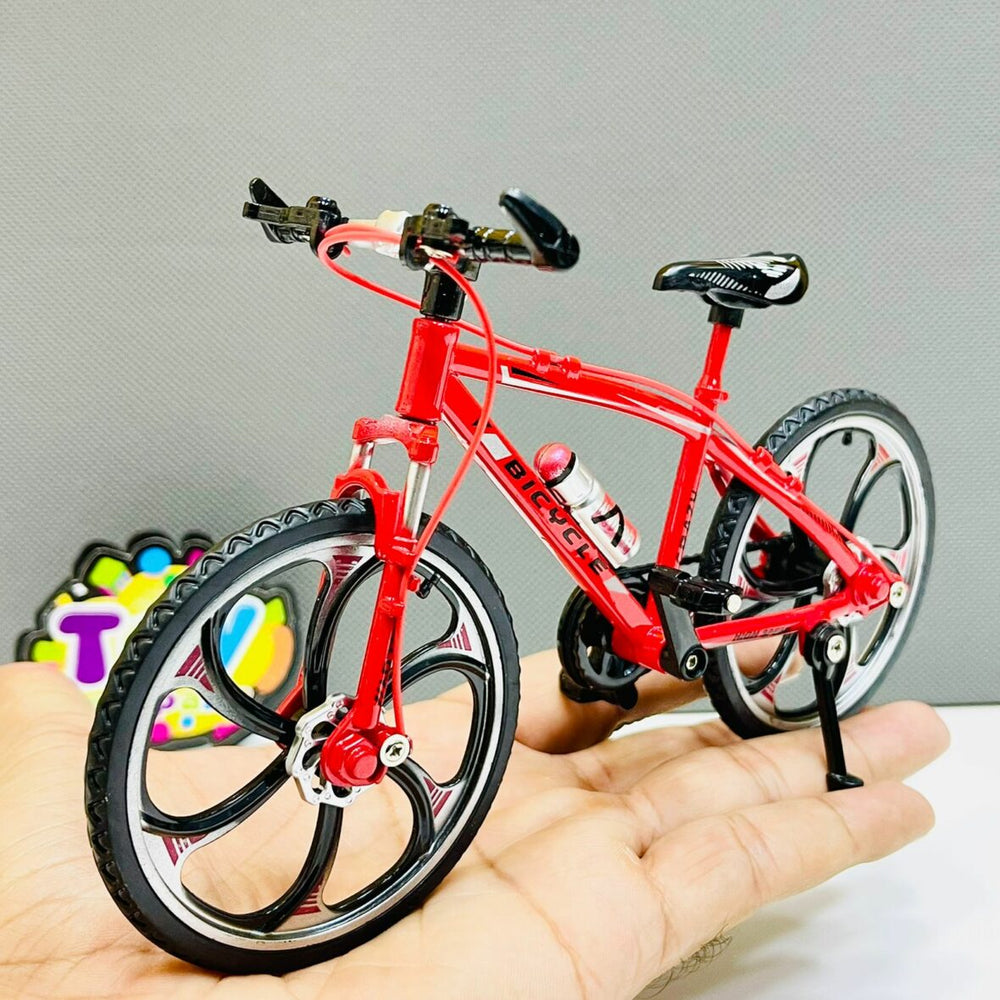 1:8 Scale Alloy Moveable Bicycle (Toy)