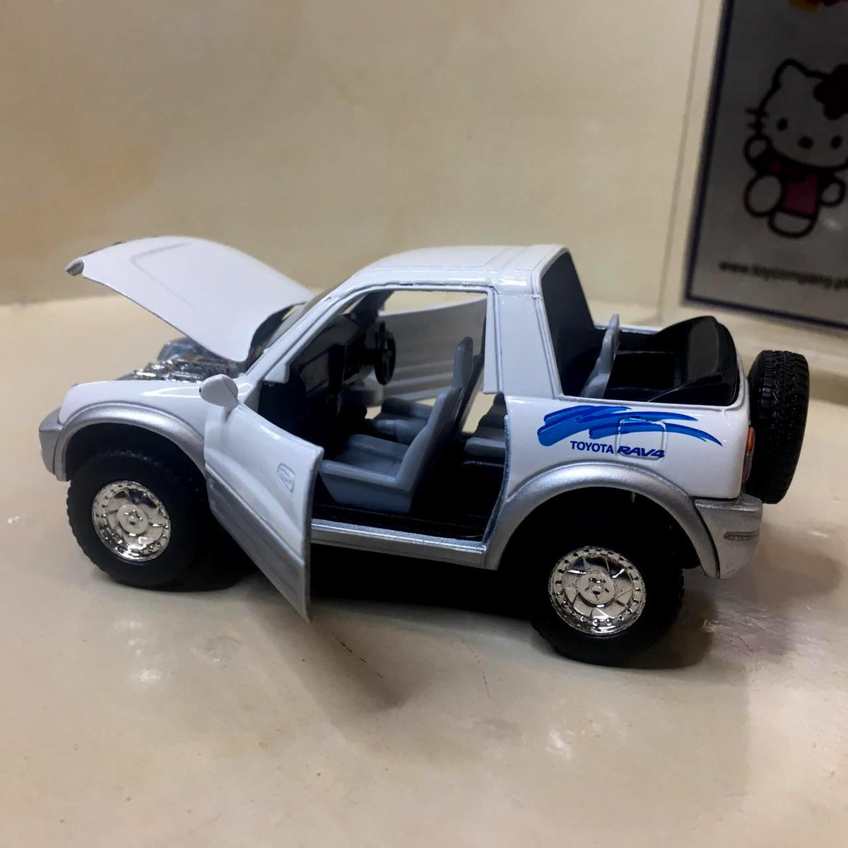 Diecast Toyota Rav4 - Kinsmart