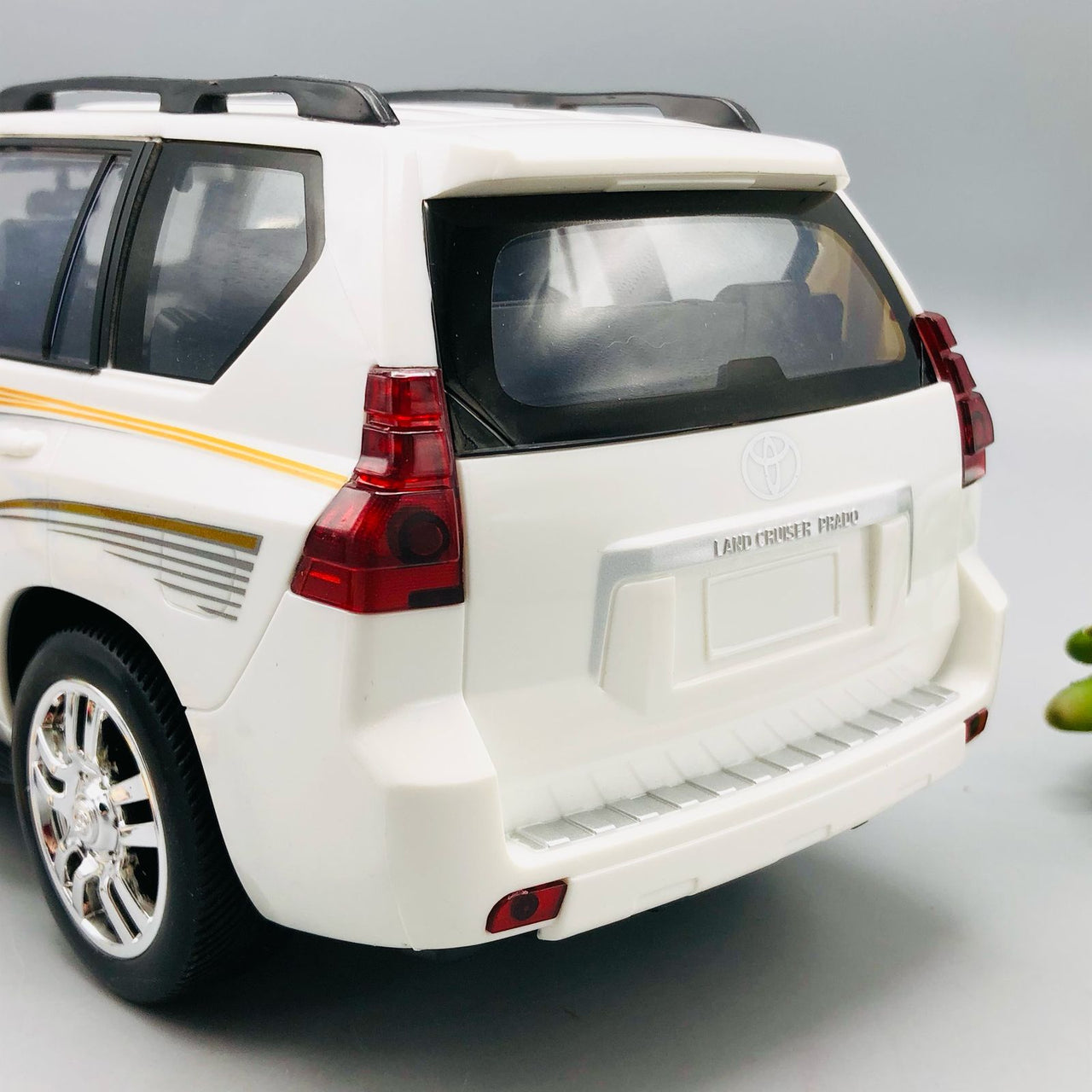 1:16 RC Land Cruiser Prado Official Licensed Model