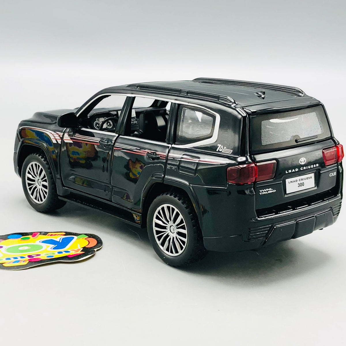 1:32 Diecast Land Cruiser LC300