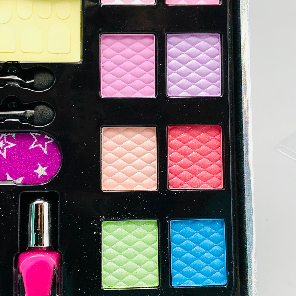 22Pcs Realistic Glorious Cosmetic Briefcase