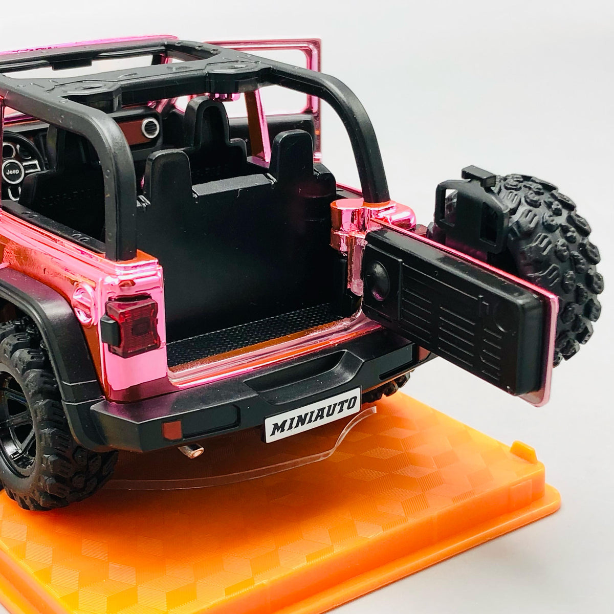 1:32 Diecast Rubicon Jeep With Acrylic Display Box - Metallic Pink