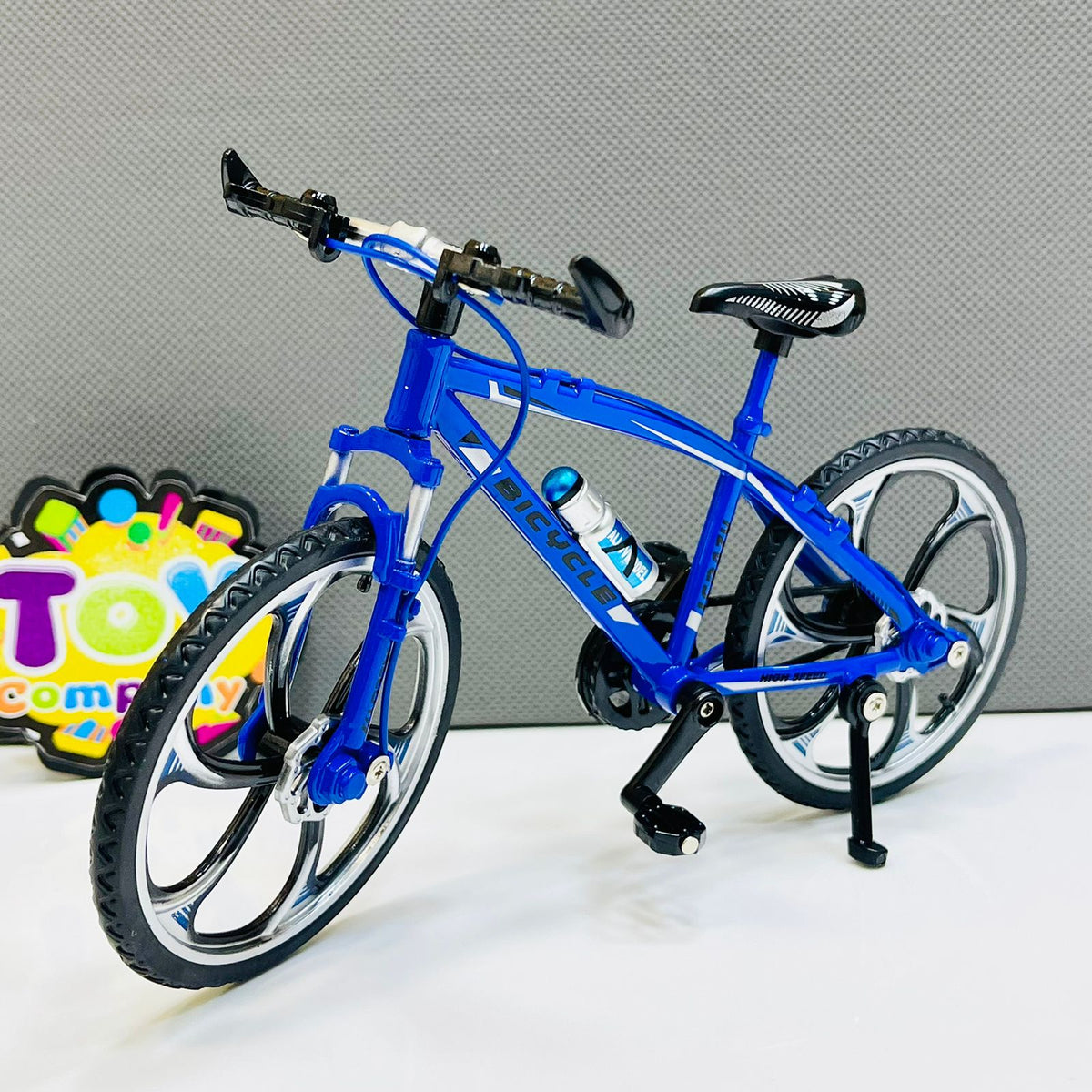 1:8 Scale Alloy Moveable Bicycle (Toy)