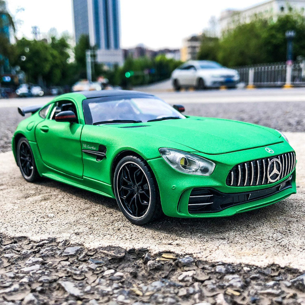 1:24 Diecast Mercedes AMG GTR