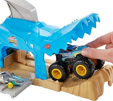 Pit & Launch Shark Track With Monster Truck