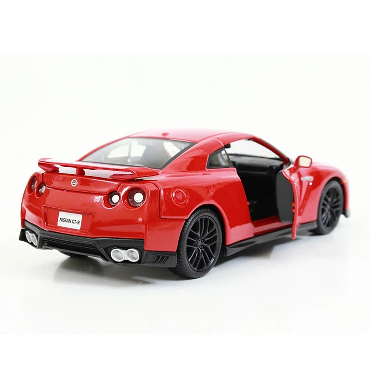 Bburago 1:24 Diecast Nissan GT-R 2017 - Red